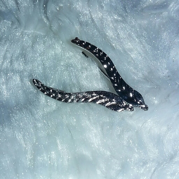 Sterling Silver Plated Leaf Ear Cuffs - Picture 5 of 5